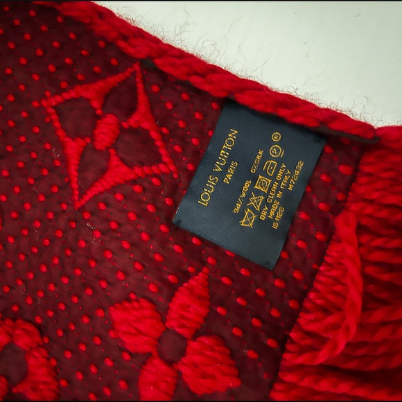 Authentic Louis Vuitton Logomania Red Wool Scarf - Picture 2 of 7